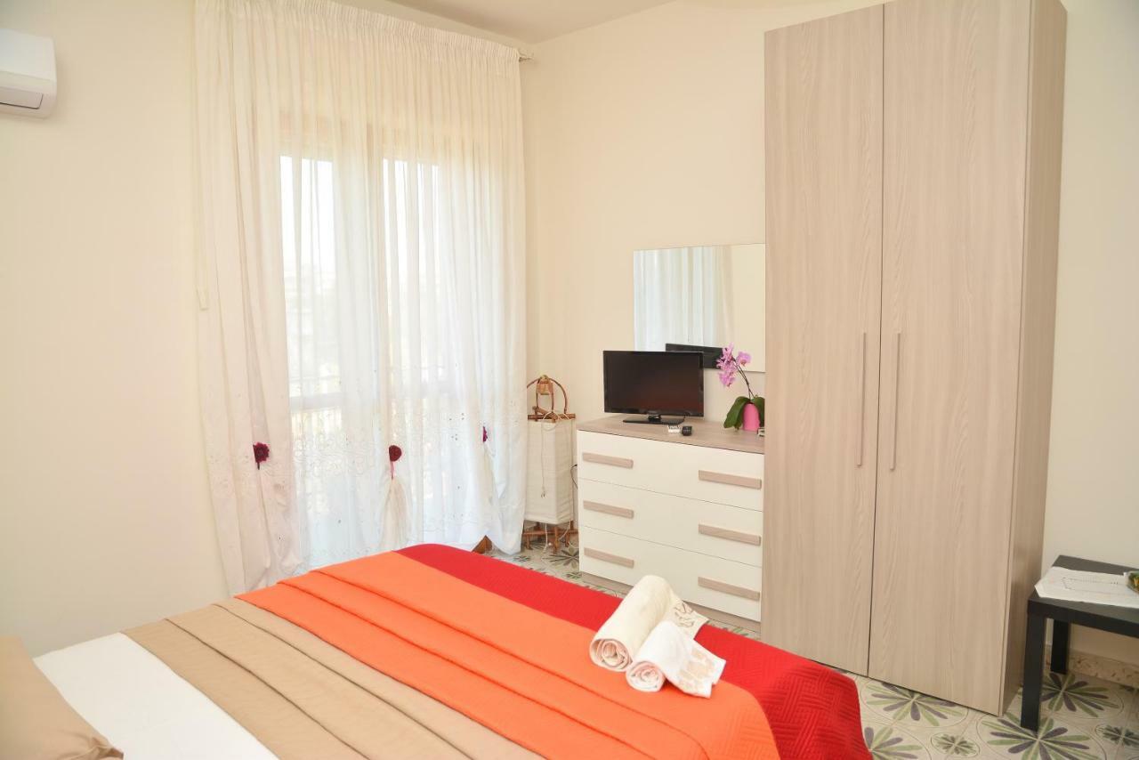 Lian Room B&B Казерта Екстер'єр фото